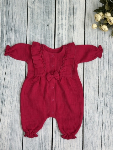 Купить оптом 337-Ф. Комбинезон с бантом для девочки из муслина, хлопок 100%, размеры 56,62,68, фуксия в Архангельске